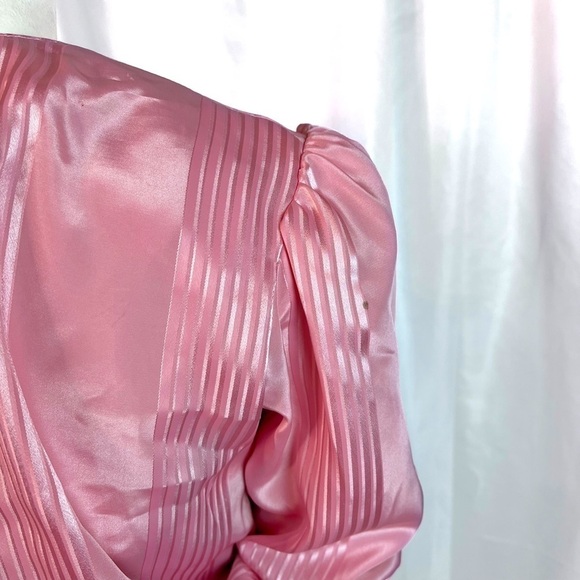 VINTAGE SILKY  TOUCH WRAP HEART TOP BARBIE PINK POLYESTER TOP PLUNGING NECK TOP - Picture 6 of 10